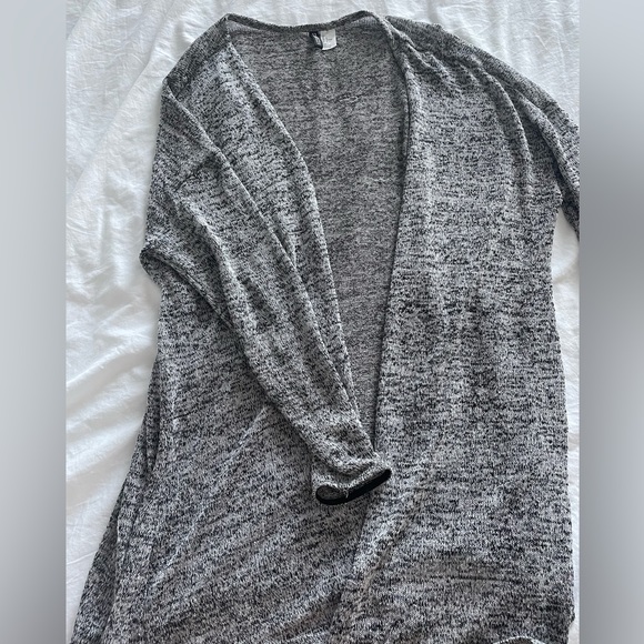 H&M cardigan!! Size L - really cozy - Picture 2 of 3